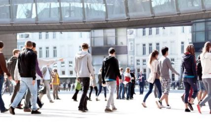 Gegen den Fachkräftemangel: Europäisches Jahr der Kompetenzen 2023 durch EU-Kommission gestartet (Foto: AdobeStock - ARTENS 46377636)