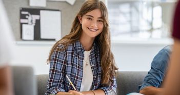 AJA bietet 2026 kostenlose Online-Messen zur Schüleraustausch-Information für (Foto: AdobeStock - Rido - 397755531)