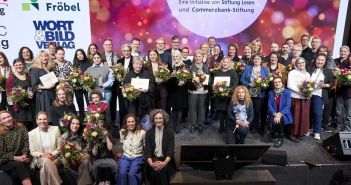 Sallys Welt gewinnt Sonderpreis der Commerzbank-Stiftung beim Lesepreis (Foto: Stiftung Lesen/Sascha Radke)