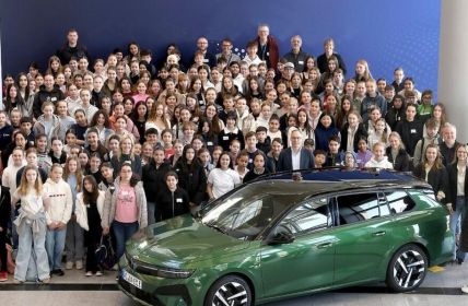 Opel unterstützt Girls and Boys Day mit zweihundert (Foto: Opel Automobile GmbH)